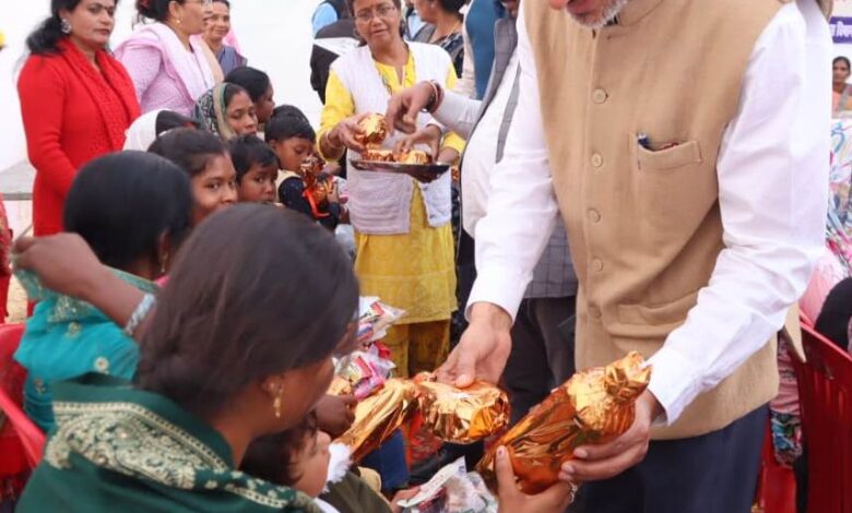 भारत सरकार के संयुक्त सचिव और जिले के लिए नियुक्त नोडल अधिकारी अनुपम मिश्रा भी शामिल हुए।